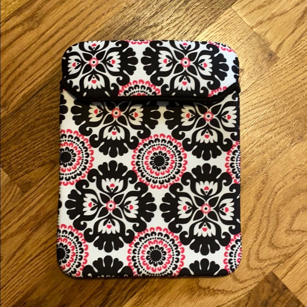 Cushioned Tablet Sleeve With Pocket